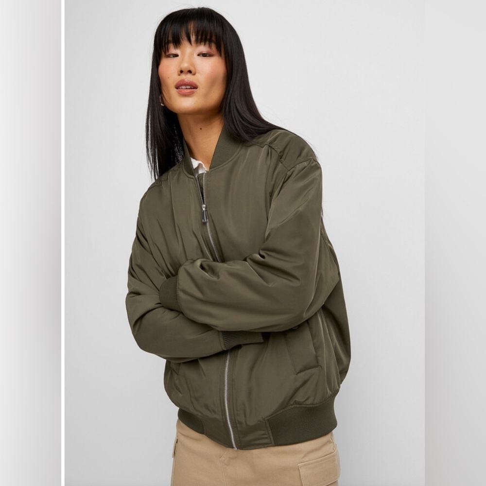 brand new Trendy loose Bomber Jacket – Simons, M with tag on !
